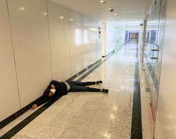 Alejandra-Alarcón-muriendo-en-lugares-importantes-fotografía-digital-WTC-México-2020