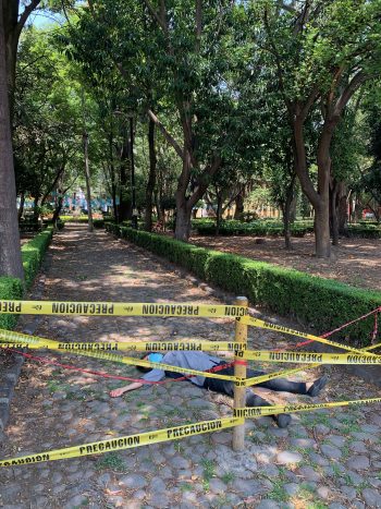 Alejandra-Alarcón-muriendo-en-lugares-importantes-fotografía-digital-la-conchita-México-2020