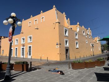 muriendo_en_lugares_importantes_Alejandra_Alarcón1